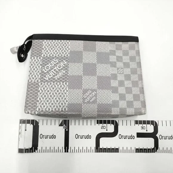 Sold✅Louis Vuitton  Damier Graphite 3D Pochette Voyage - Picture 2 of 10